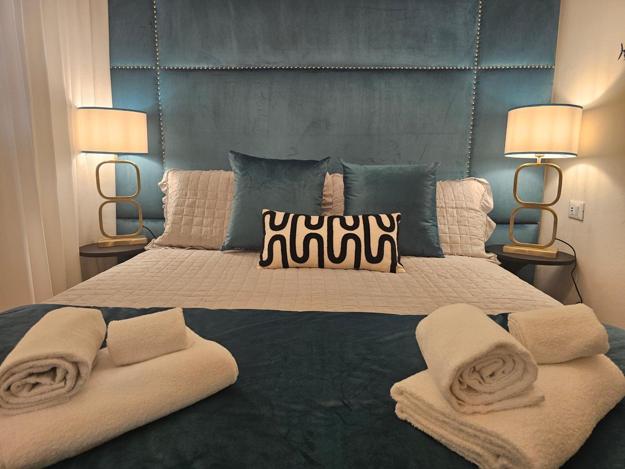 "Burlamacca" Luxury Apartment Viareggio Bagian luar foto
