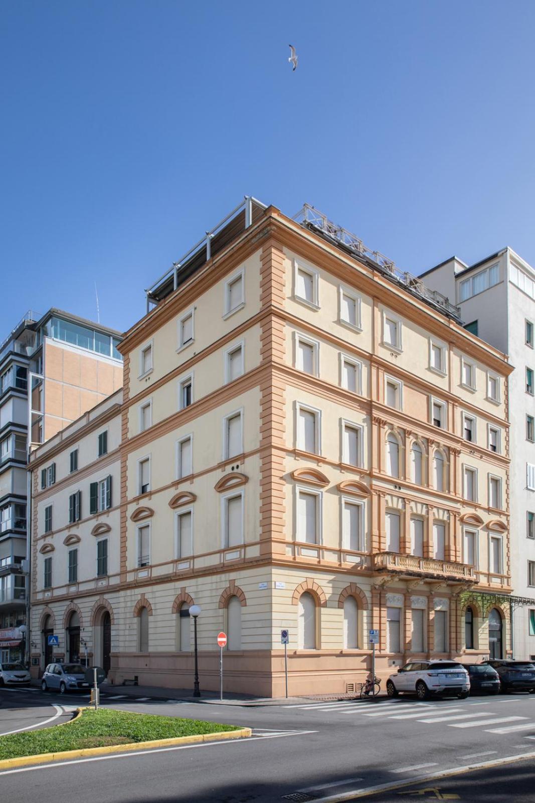 "Burlamacca" Luxury Apartment Viareggio Bagian luar foto